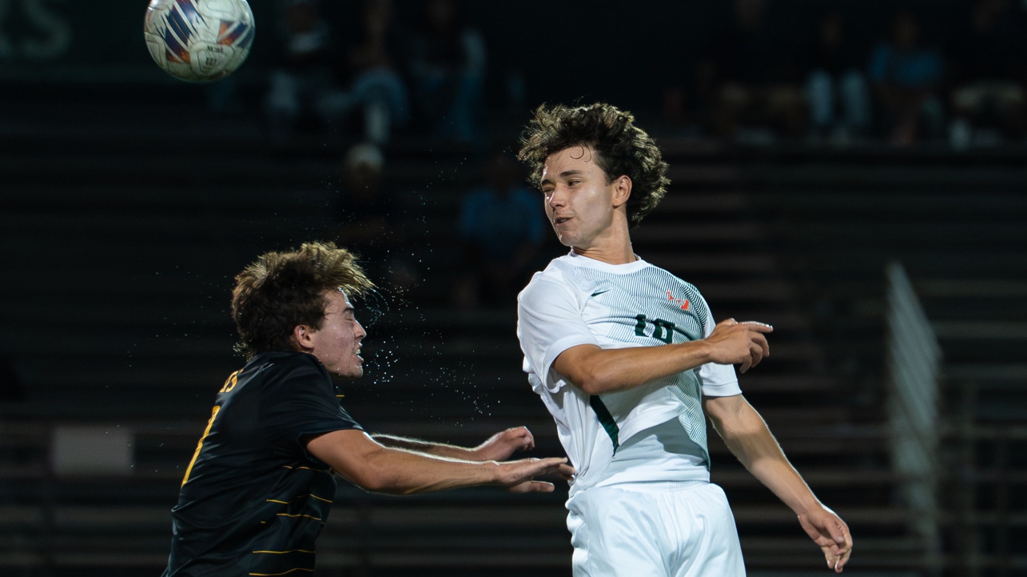Juan Manzano heads a shot against CMS