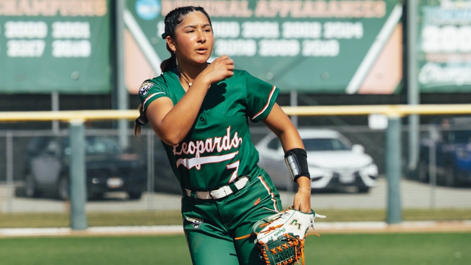 Alyssa Tafolla pitches against Stevens