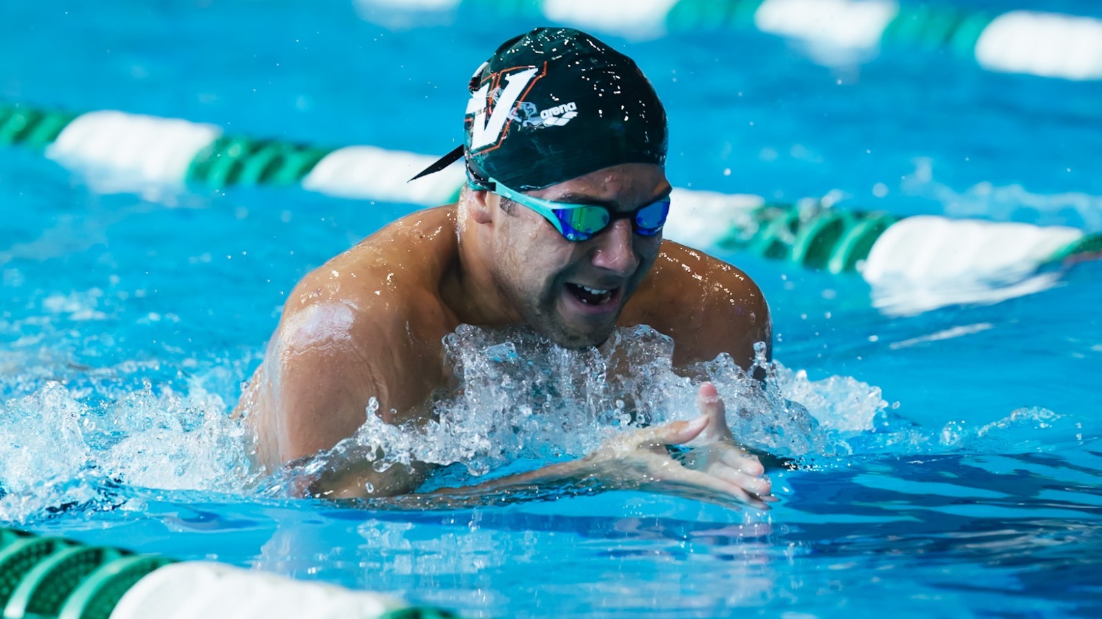 The Leopards swim at the 2025 Winter Invite
