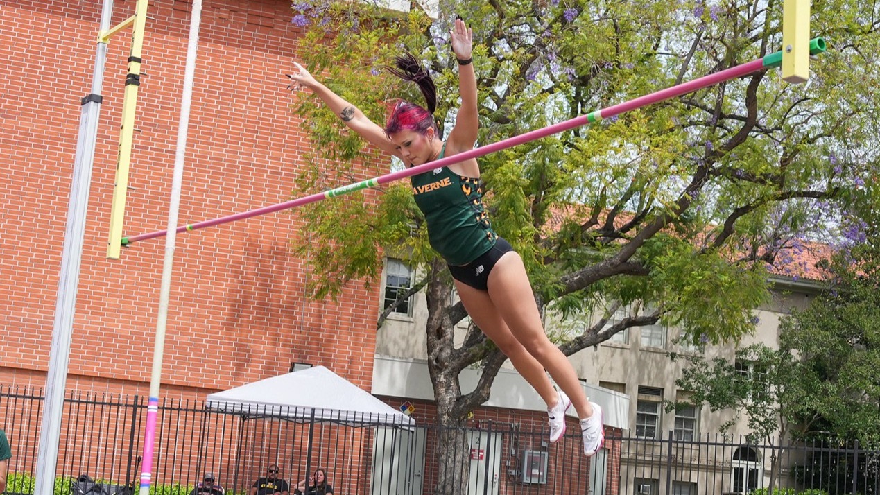 Elena Cox competes in the Pole Vault at the Leo Invite