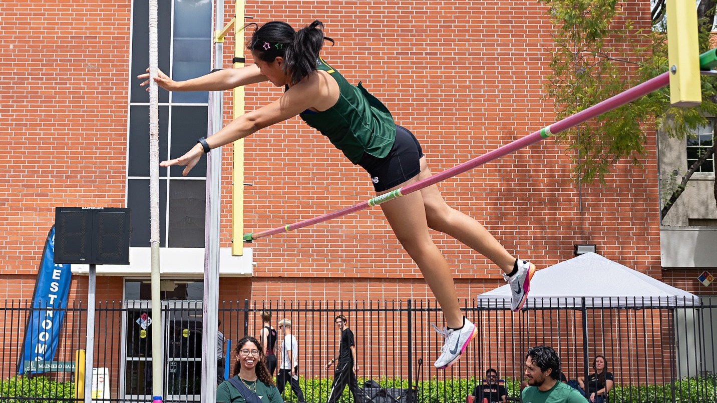 Chloe Chong competes in the pole vault at the 2026 Leopard Invitational
