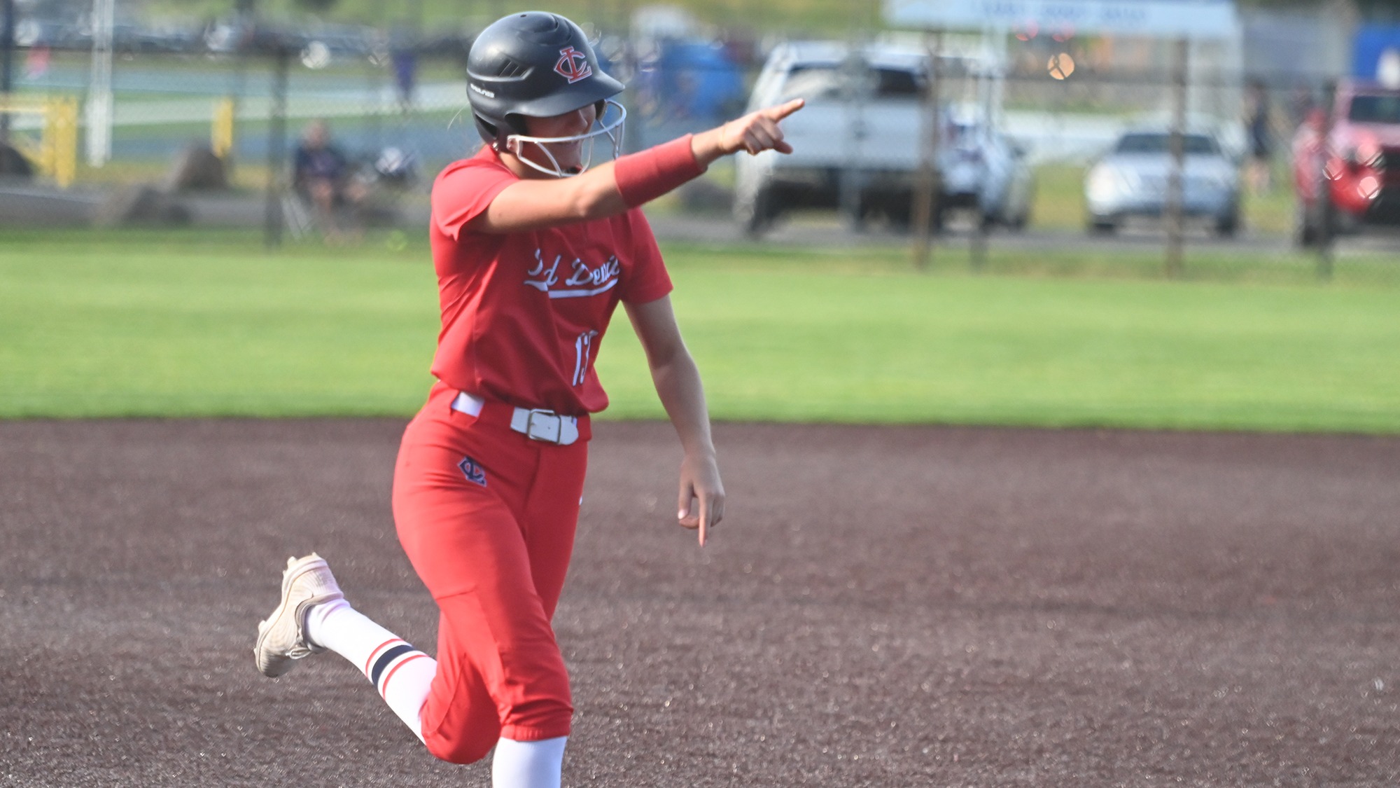 Brooklyn Loose heads home after HR