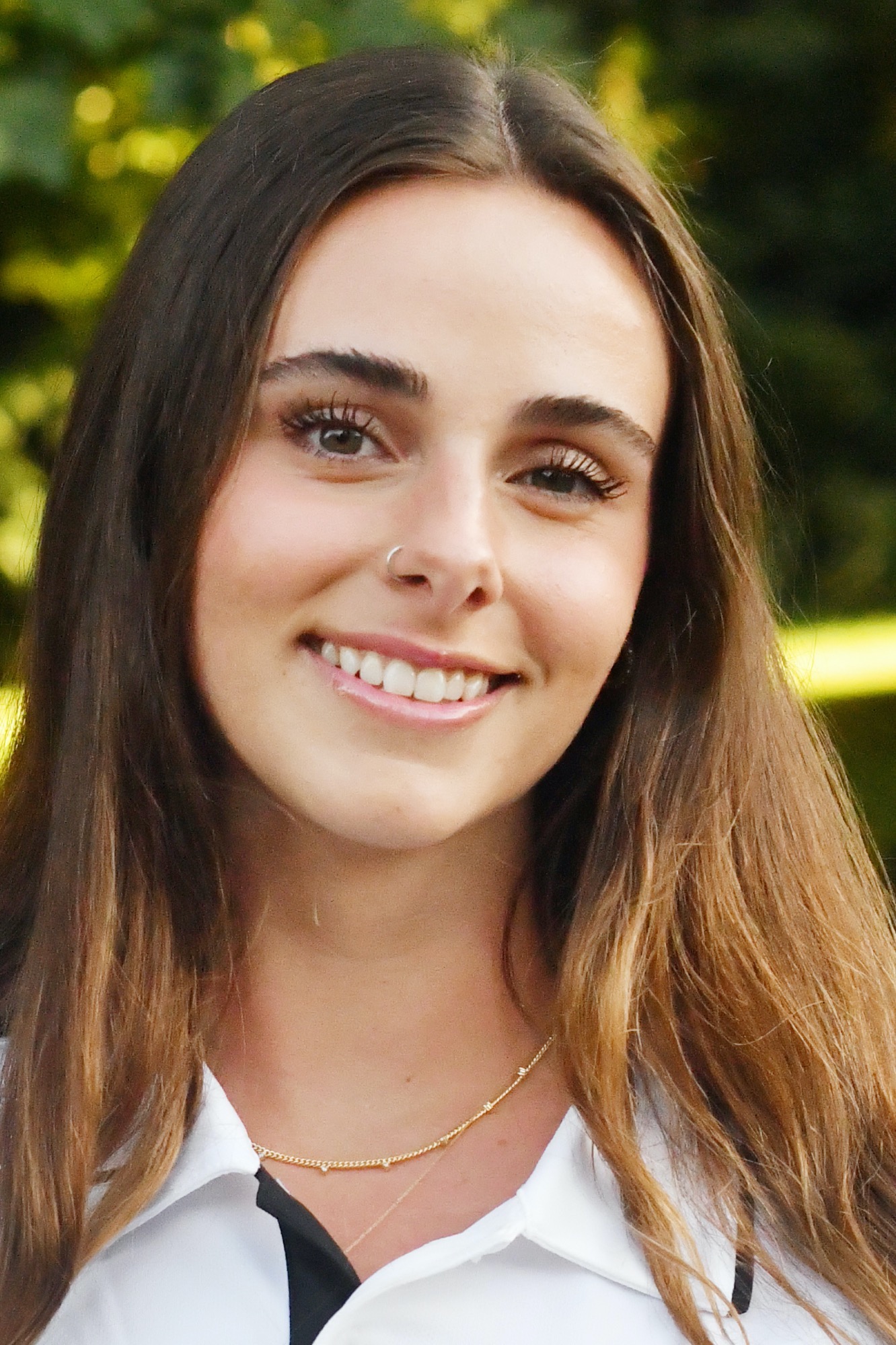 Eva Silberstein posing for headshot