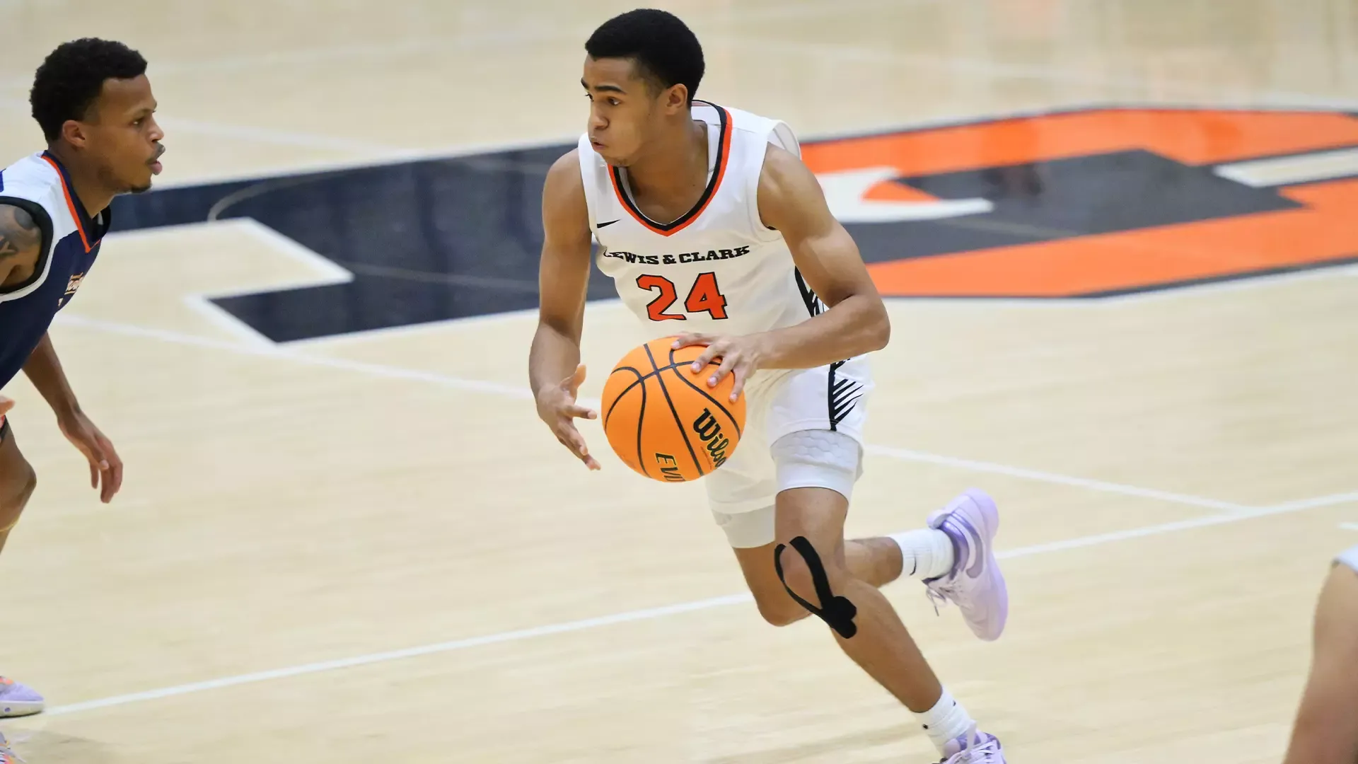 Donovan Beard drives to the basket.