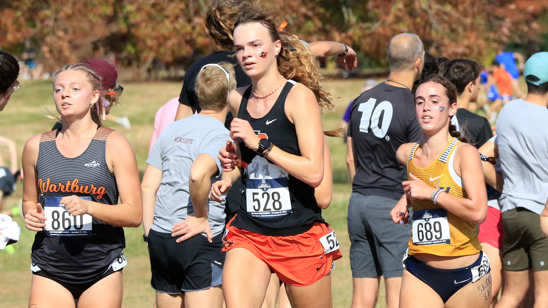 Malia Heien runs at the 2025 Nationals