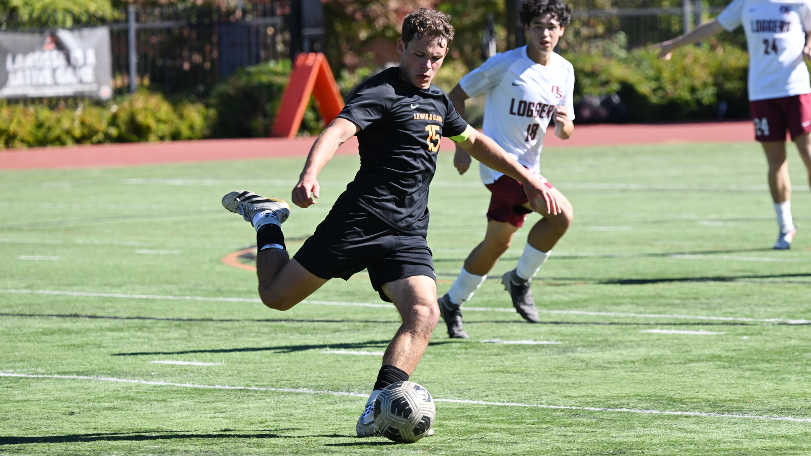 Dylan Weinstein sends a pass to a teammate