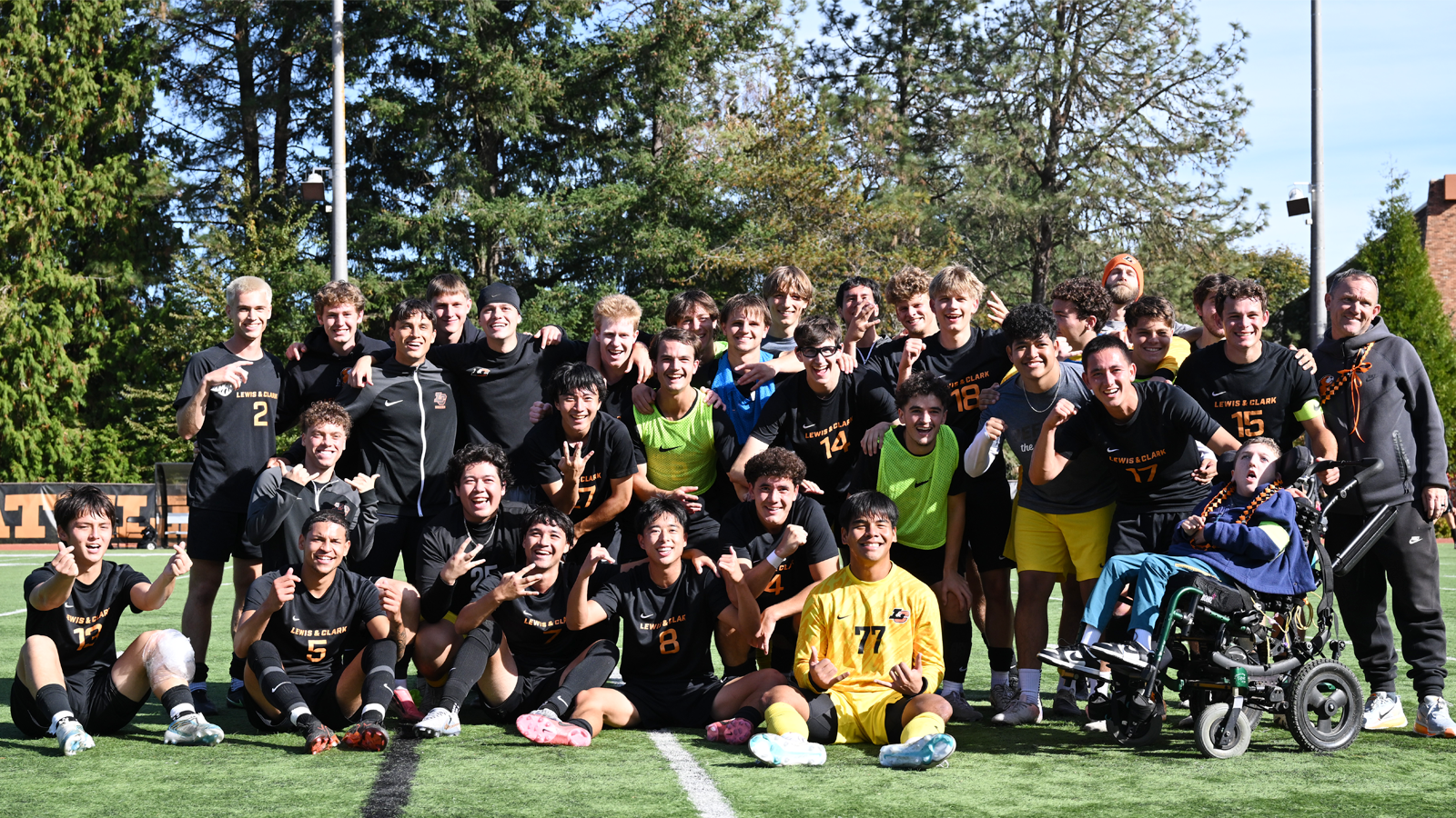 Men's Soccer celebrates home win over Whitworth 2026