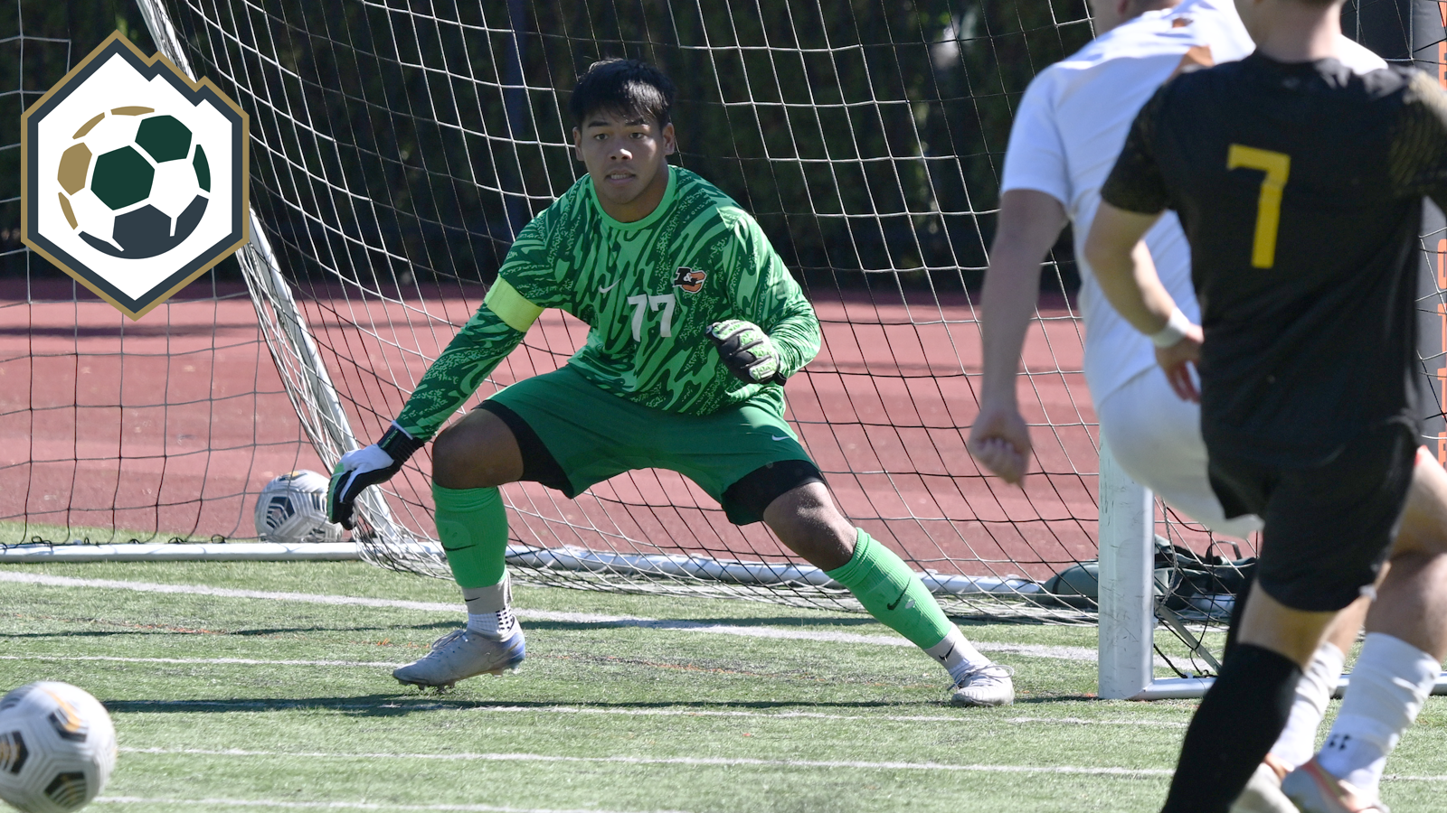Micaiah Garan gets in position to save an opposing team's shot