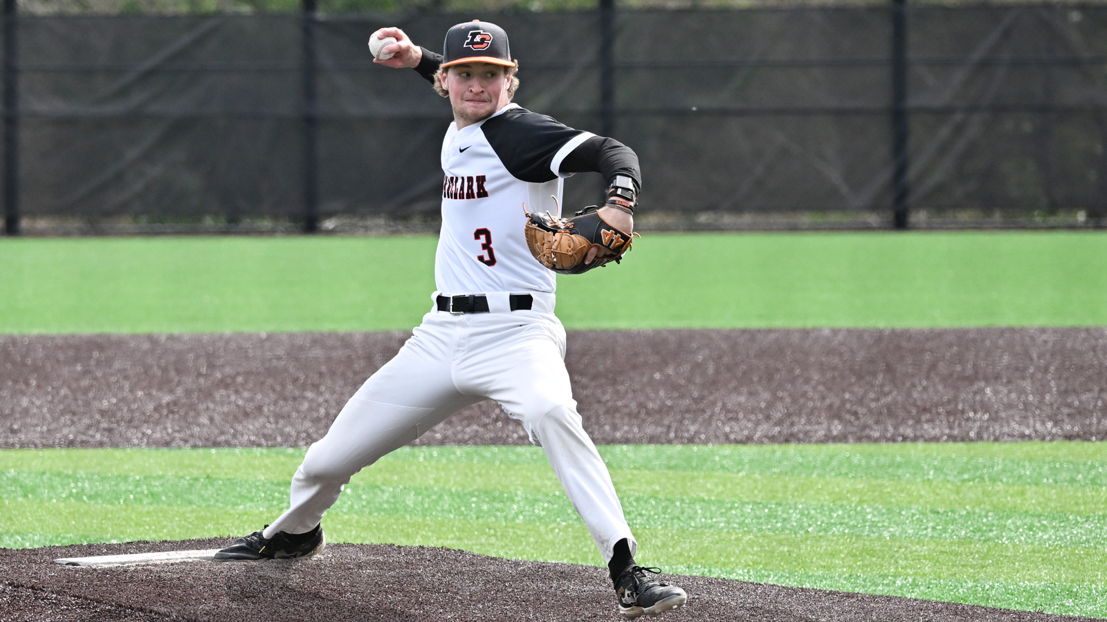 Matt Stanislavsky throws a pitch
