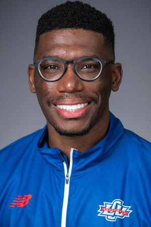 Oliver Houston Head Shot Photo