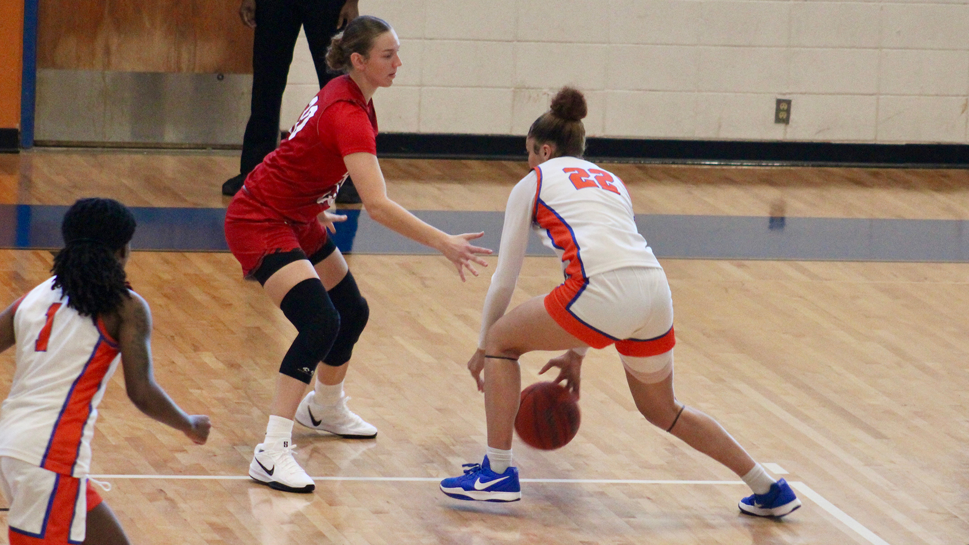Kylei Leblanc dribbles against WCU defense 11/15/25