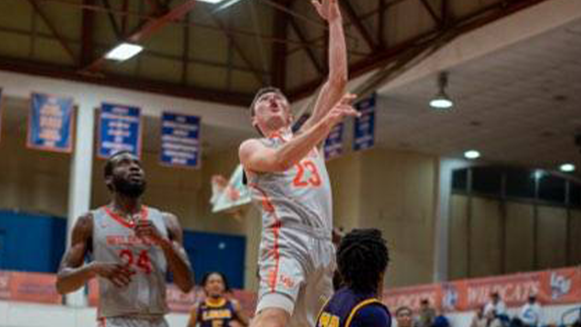 Bryce Weinmunson lay-up vs. LSUA 11/25/25