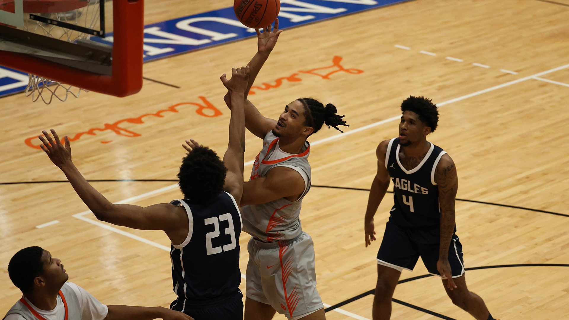 Corey Lombard hook shot vs. TAMUT 12/11/25
