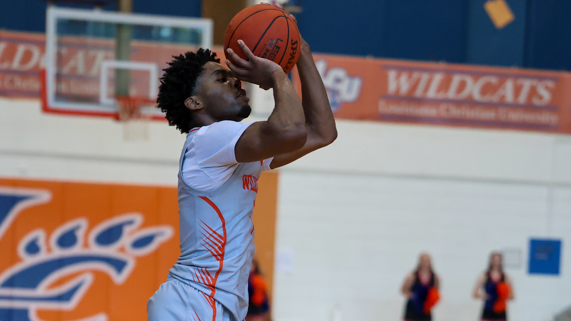 Tomario Thomas, Jr. taking a jump shot vs. LSU Shreveport 12/13/25