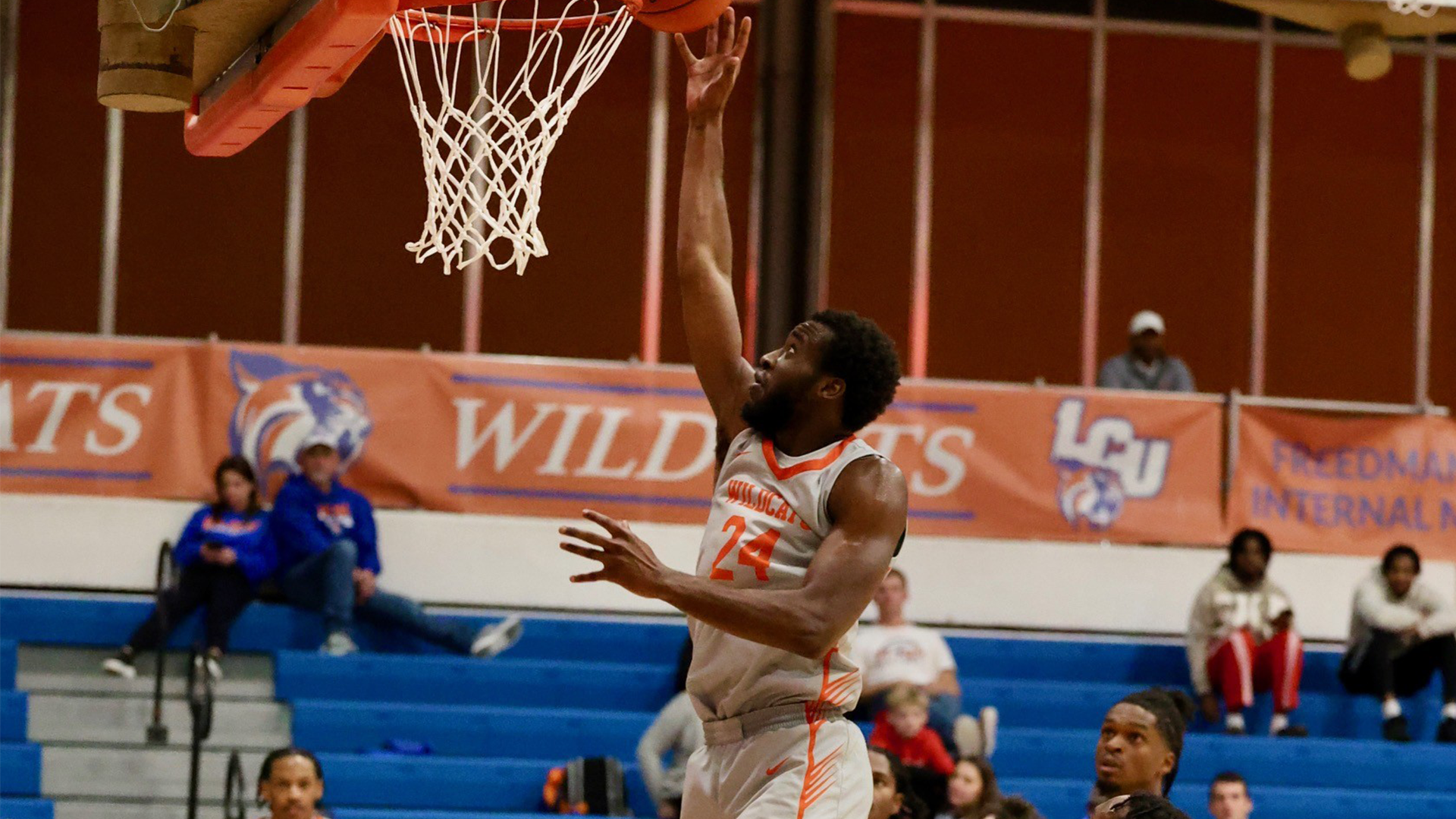 Justice Kelly goes up for lay-up vs. UNT-Dallas 1/15/26