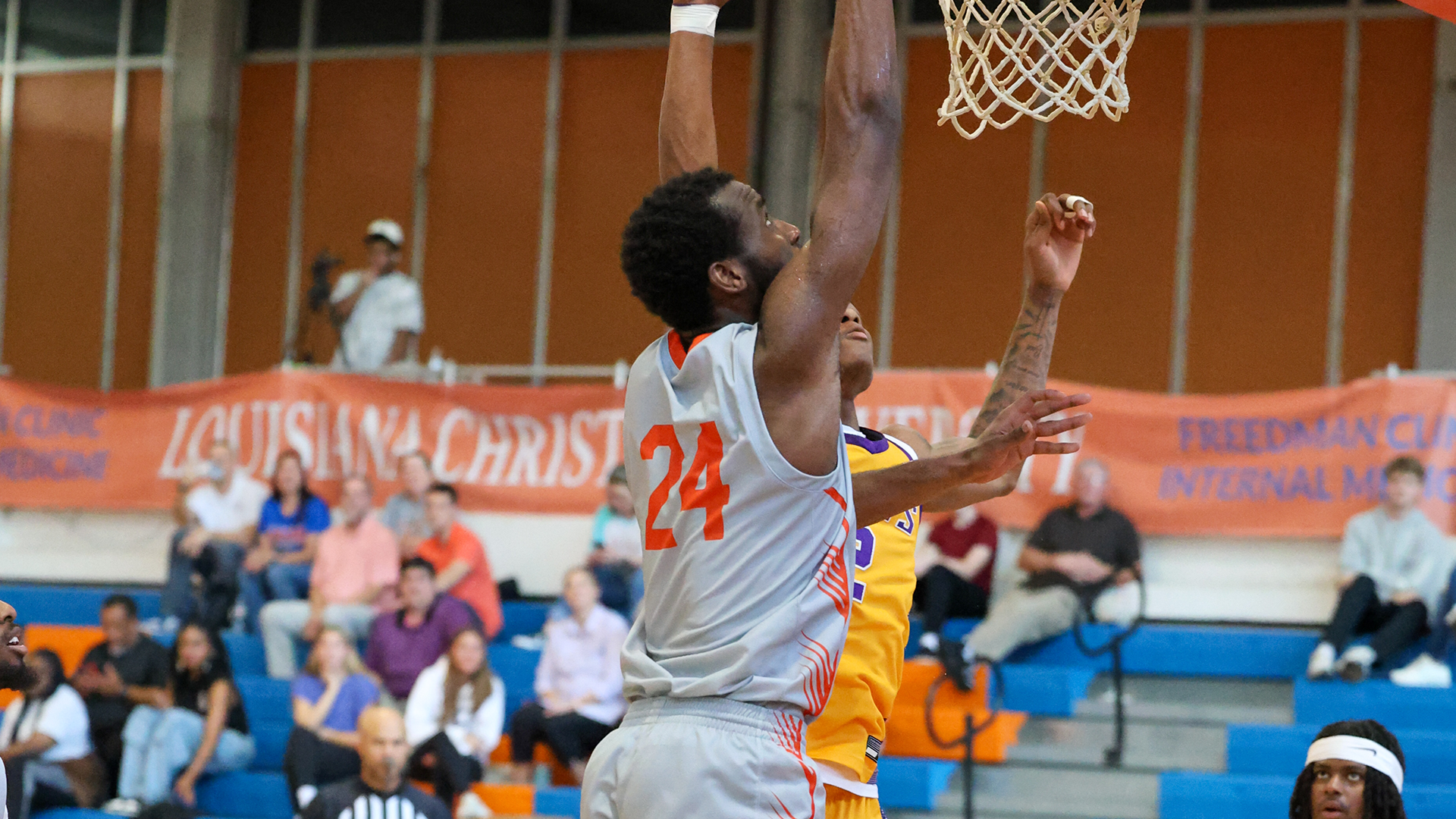 Justice Kelly lay-up vs. LSUS 12/13/25