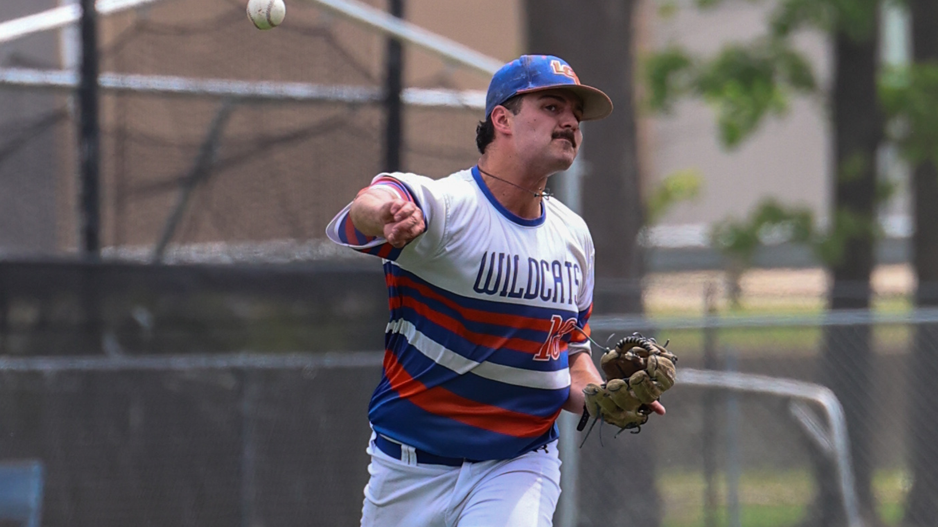 Harrison Waxley throws vs. OLLU 4/2/26
