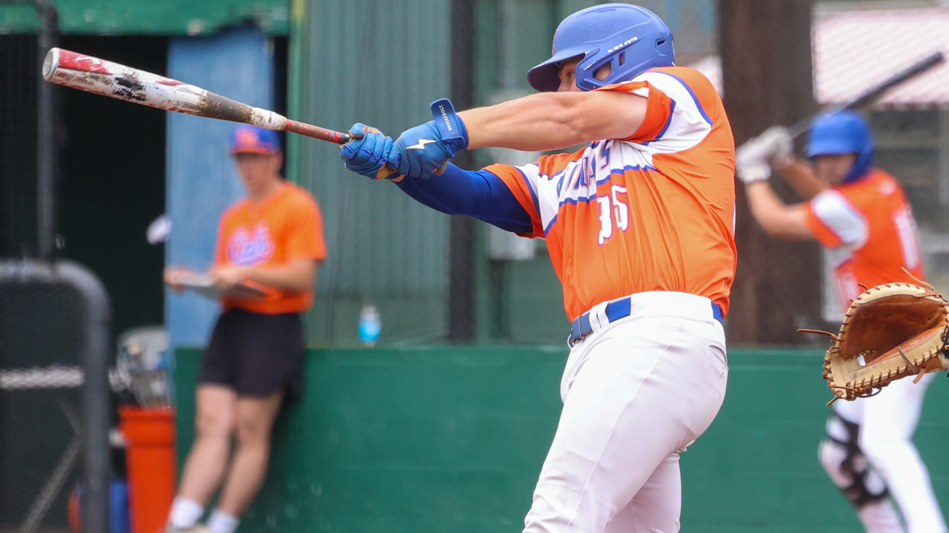 Braden Trull swings bat vs. OLLU 4/25/26