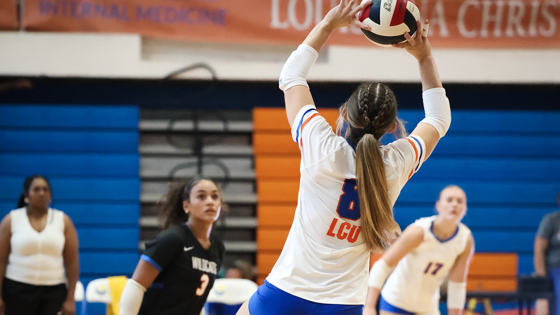 Kylie Elmore sets the ball vs. Texas A&M-Texarkana 9/18/26