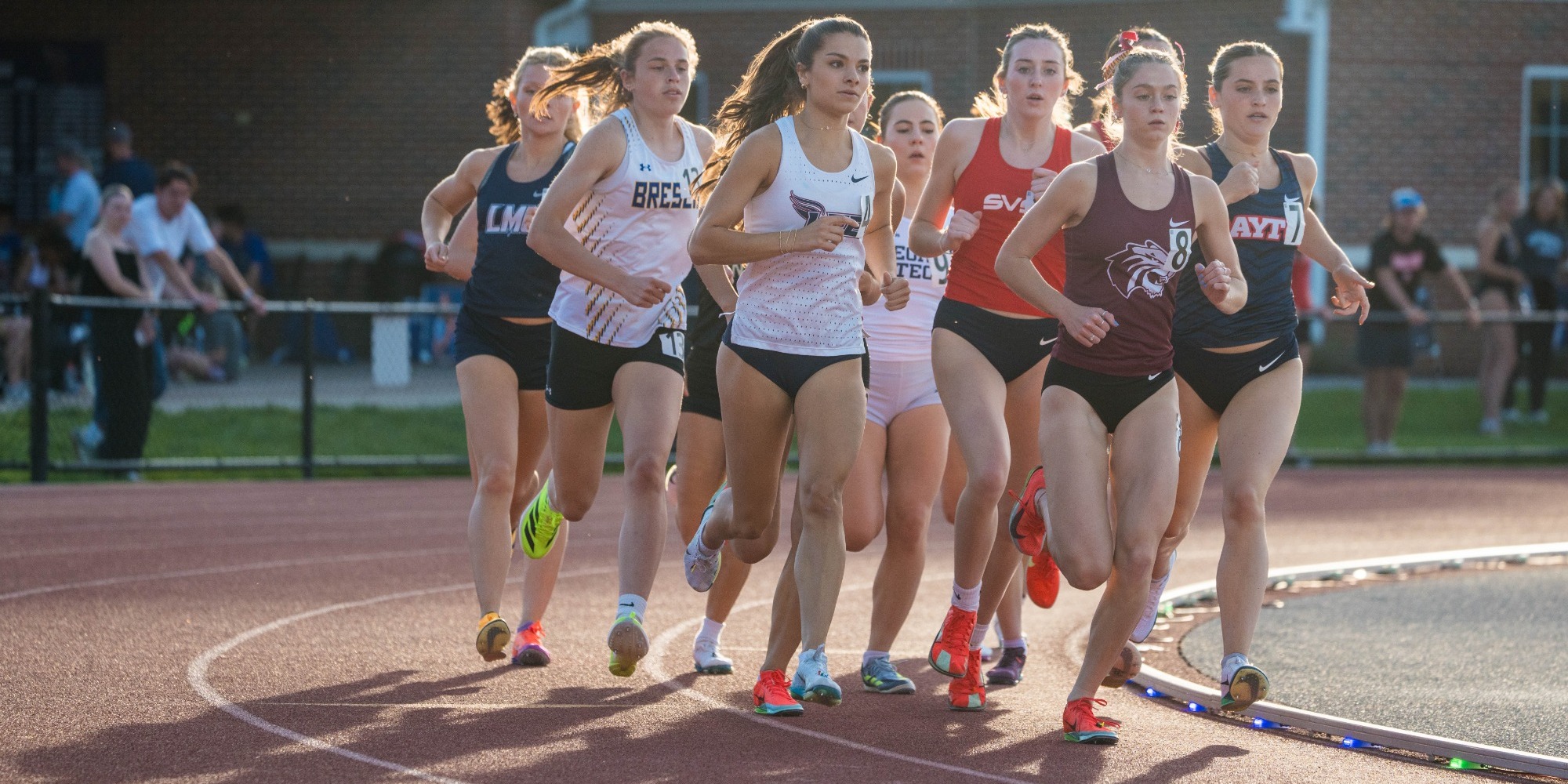 Abi Moore running in pack