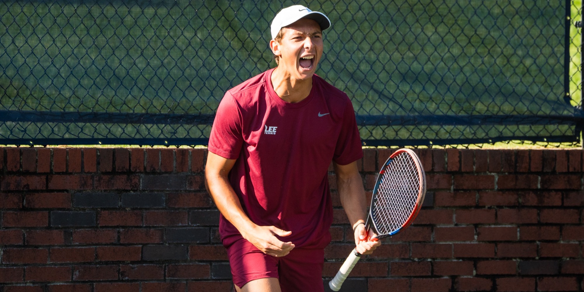 DSC00917 - Men Tennis Yell