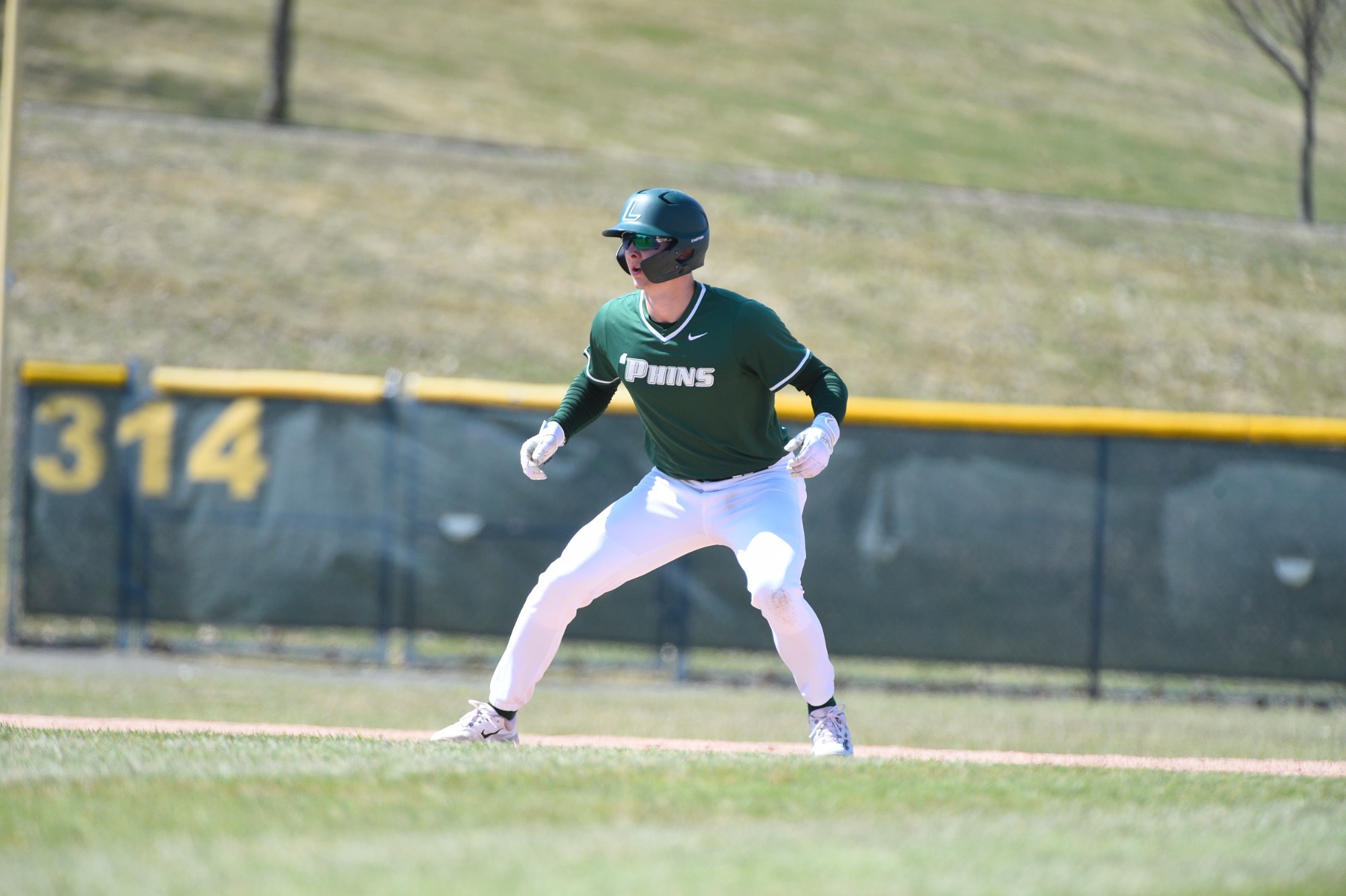 DEFEATS BASEBALL TO FORCE WINNERTAKEALL TITLE GAME ON