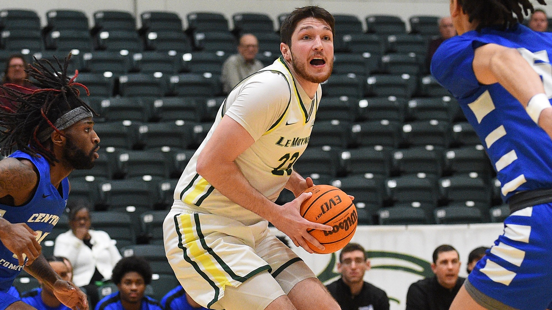 MEN’S BASKETBALL CELEBRATES 75TH SEASON WITH 7567 VICTORY OVER