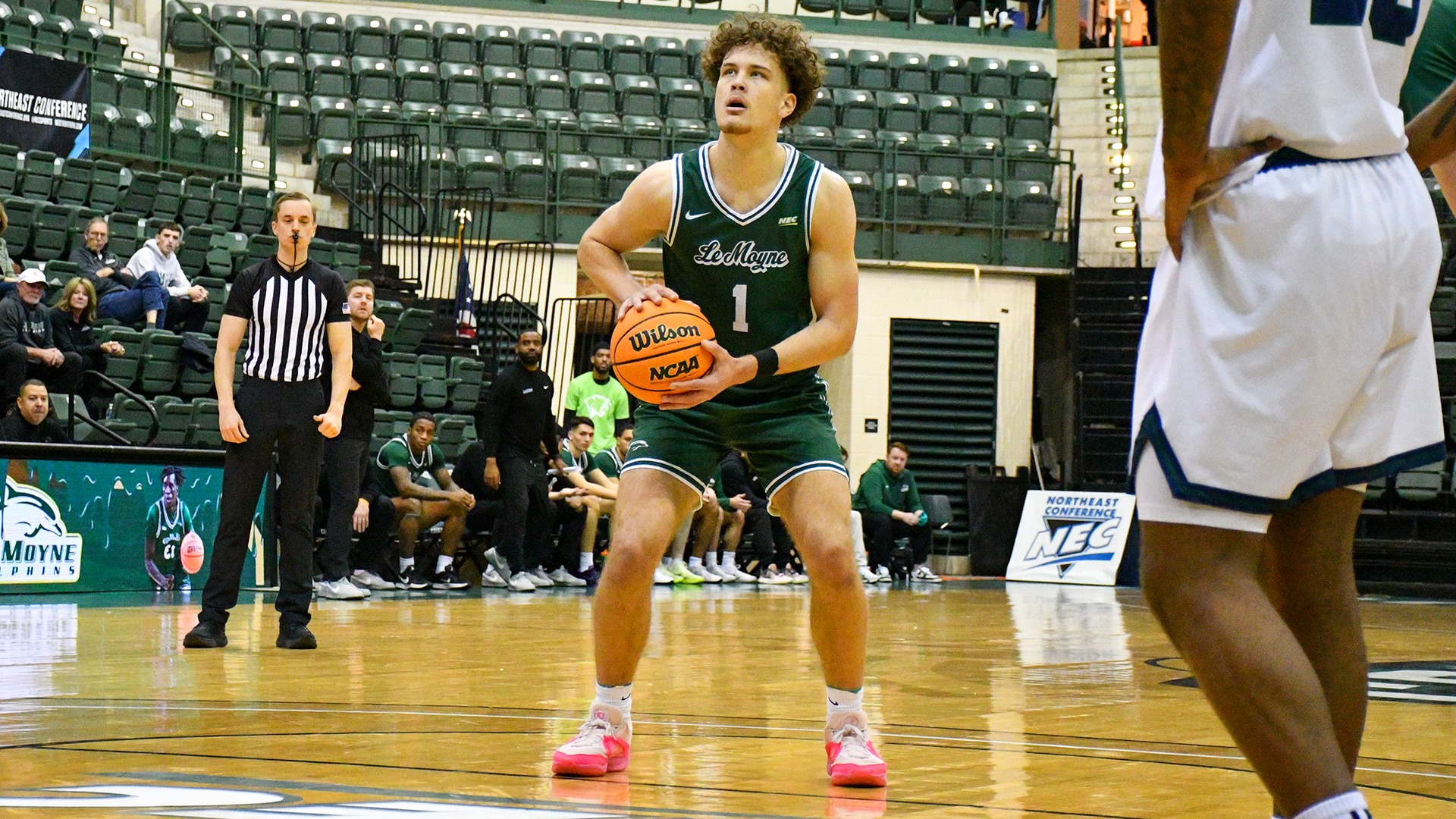 Tennessee Rainwater at the free throw line