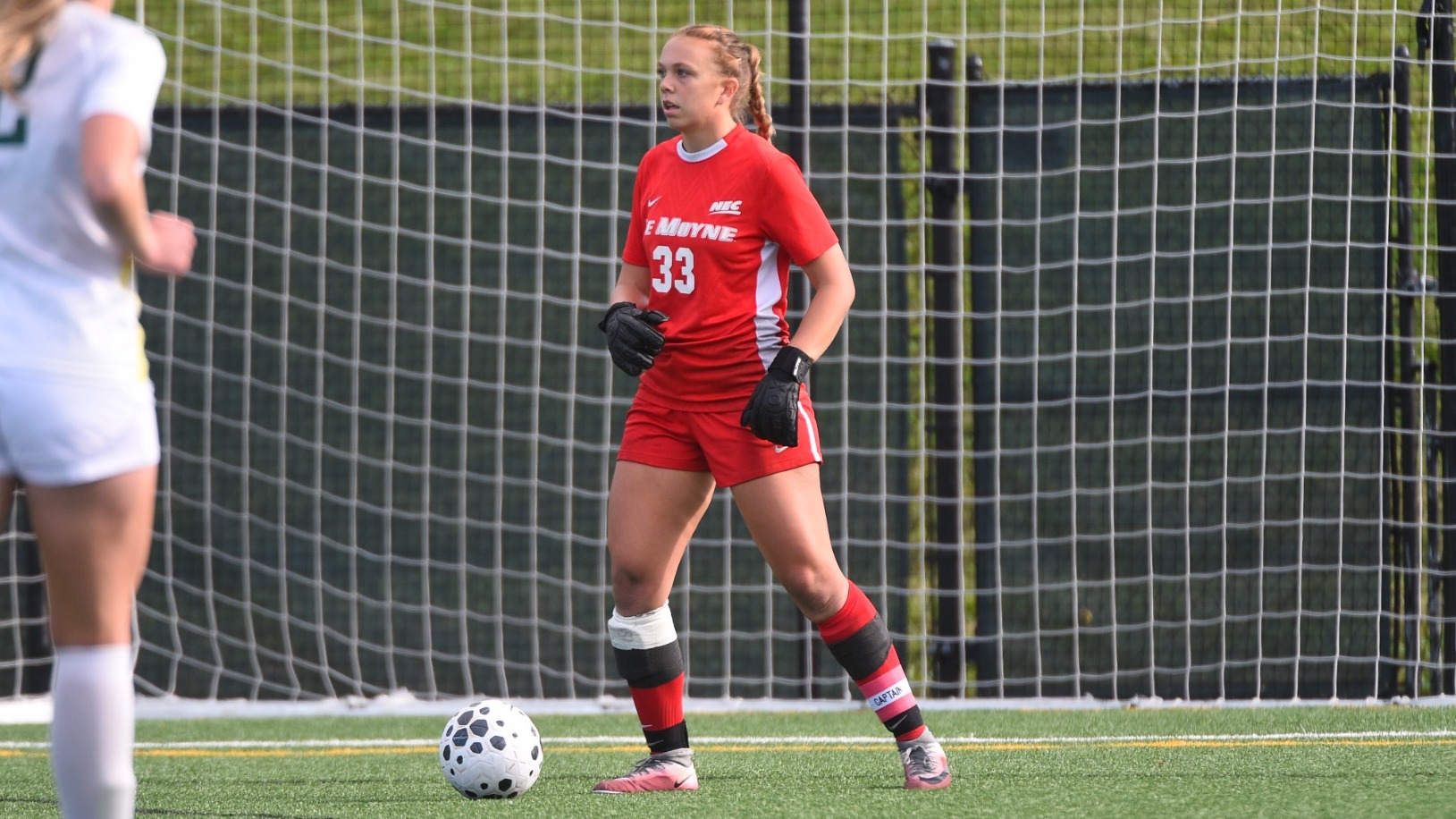 Mikayla McPheron looks for an outlet against LIU on 10/08/26.