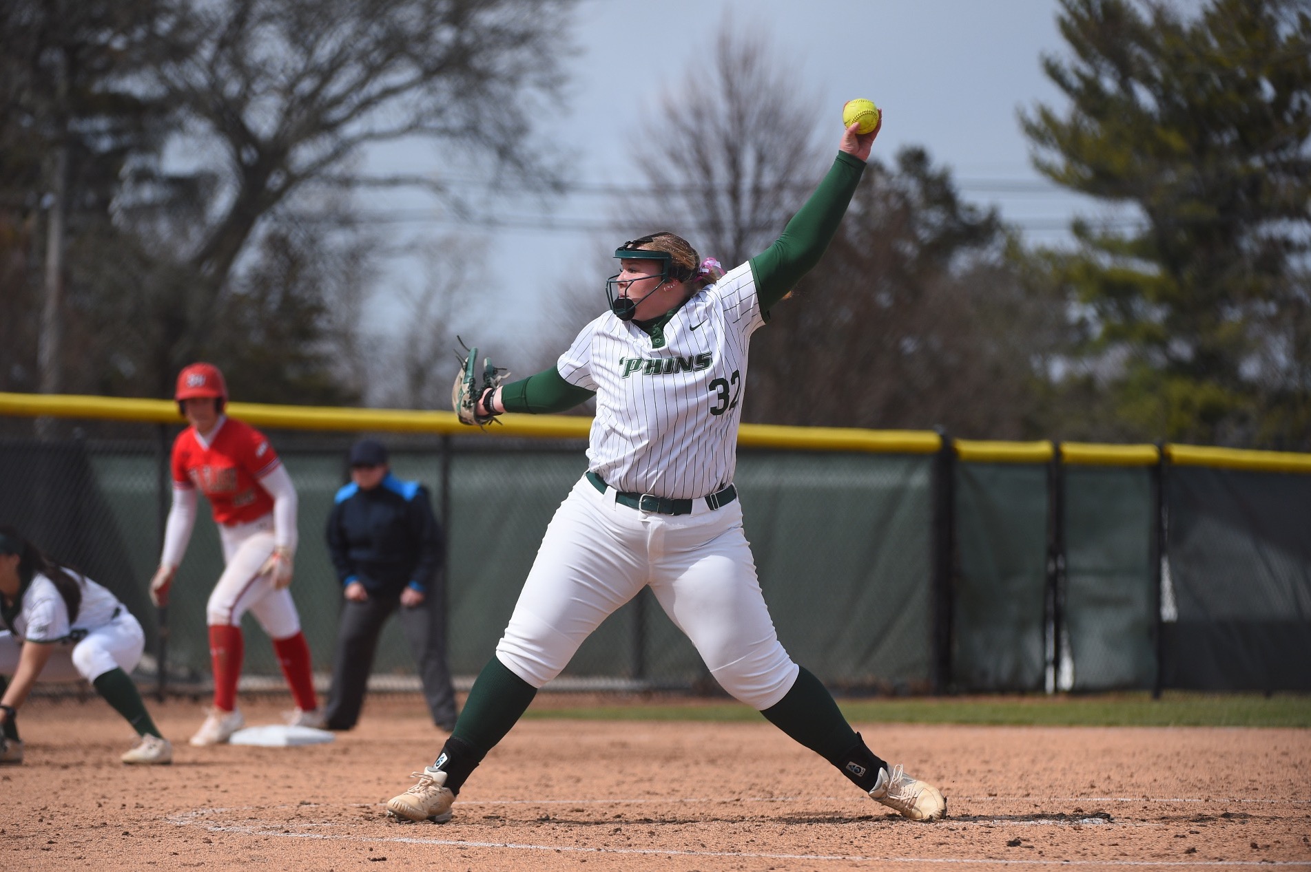 Bella Kwashek vs SFU