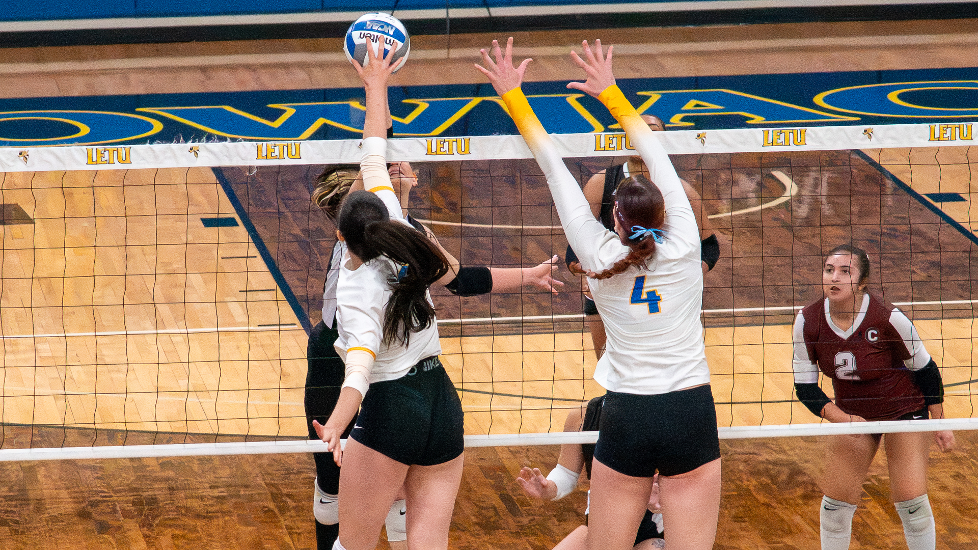 LeTourneau volleyball