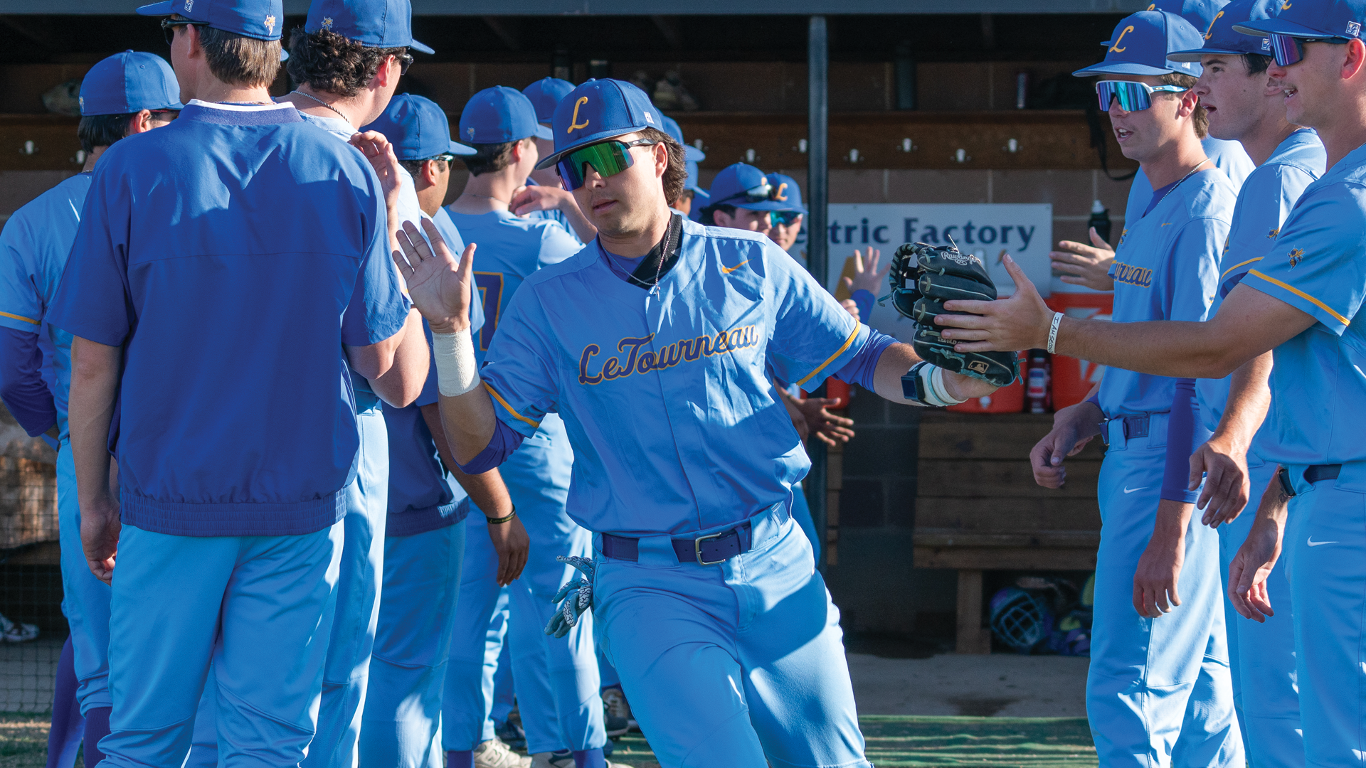 LeTourneau baseball