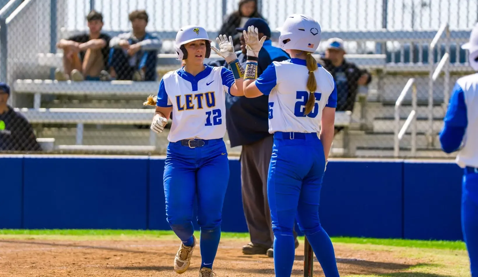 LeTourneau softball