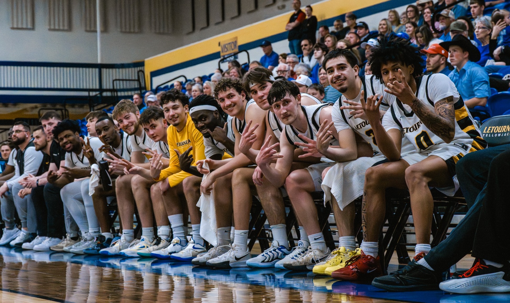 LeTourneau men's basketball