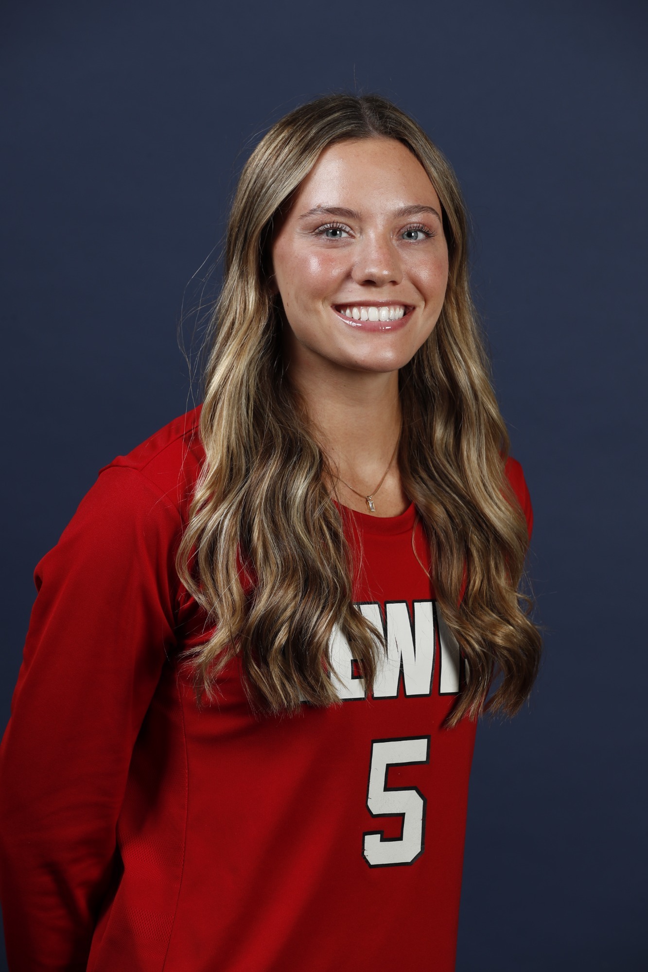 Avery Holubar headshot