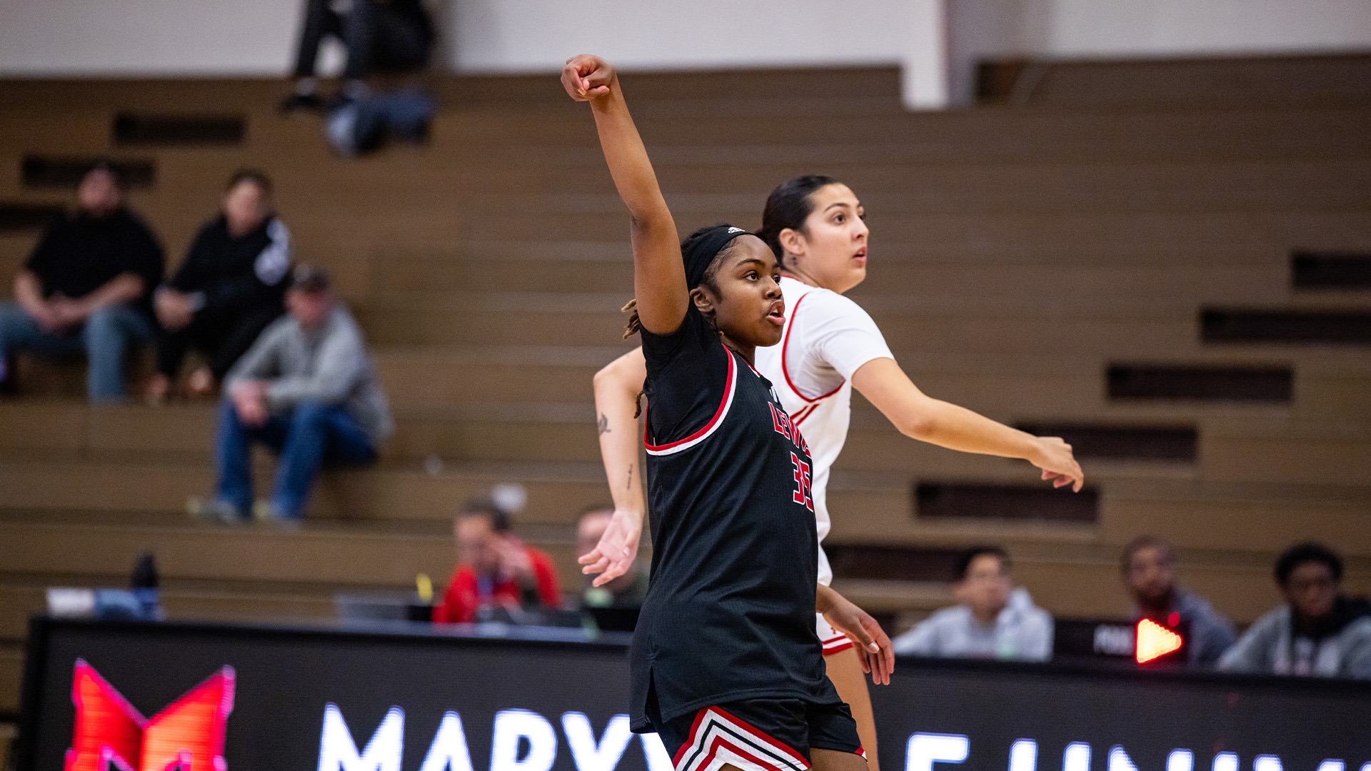 Kree Nunnally shoots a 3-pointer