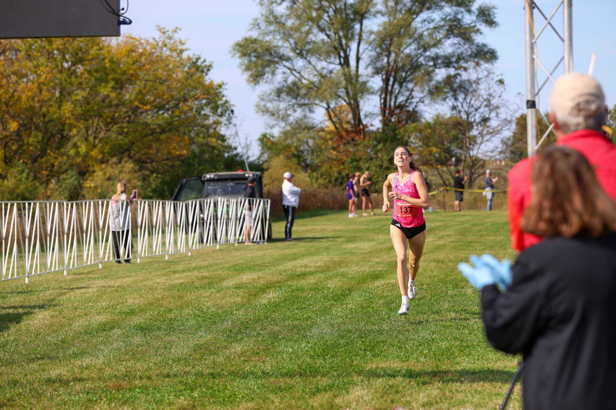 Mary Edwards 2026 Lewis Crossover Finish