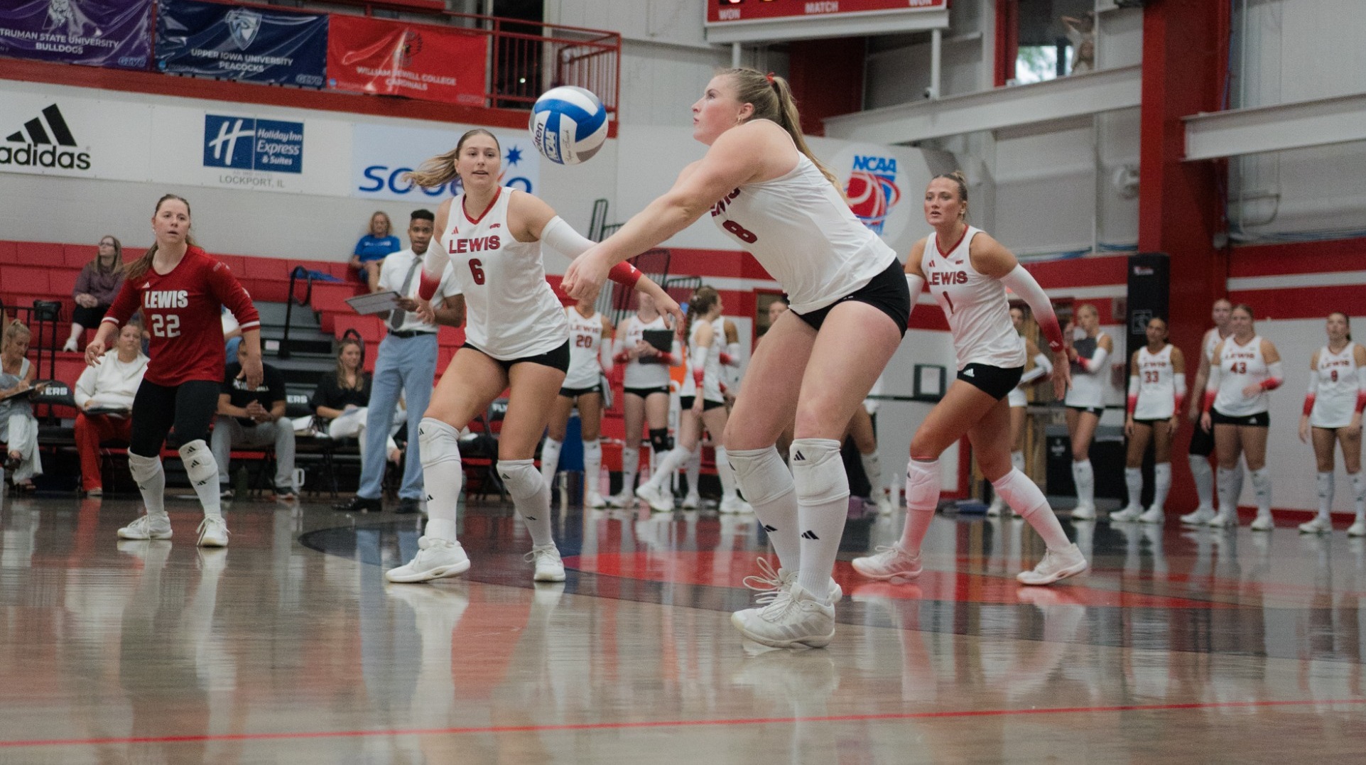 Caroline Impey goes for a dig