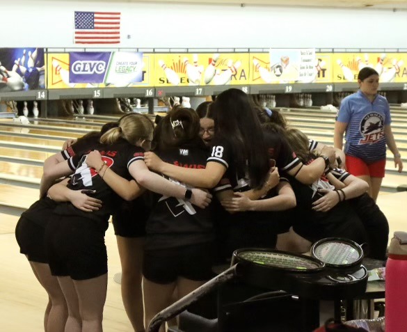 Lewis Bowling Huddle