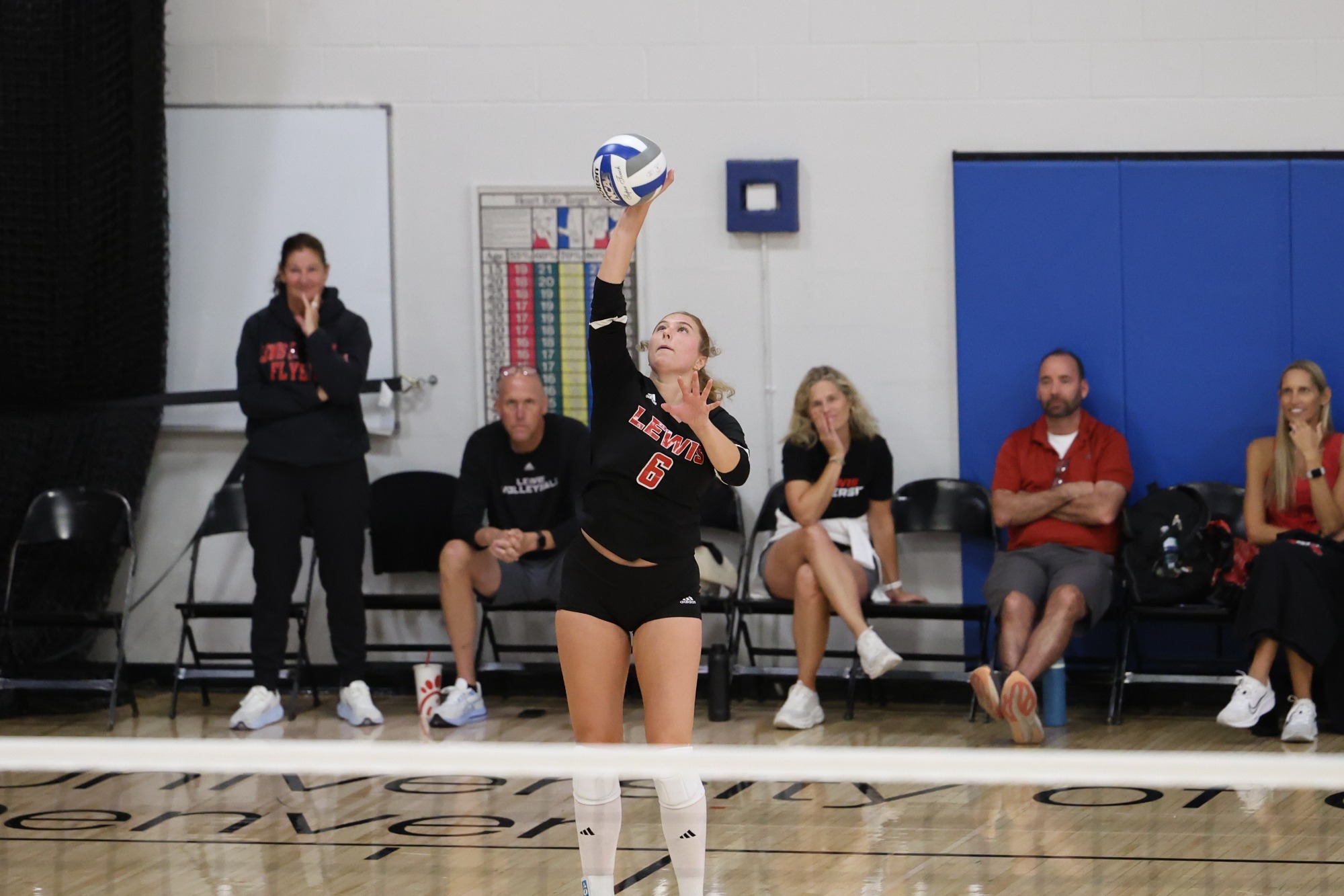 Lauren Buxton Serves