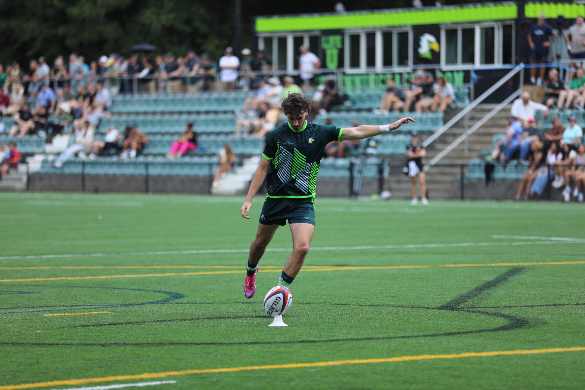 Jonty Lee Attempts Kicks