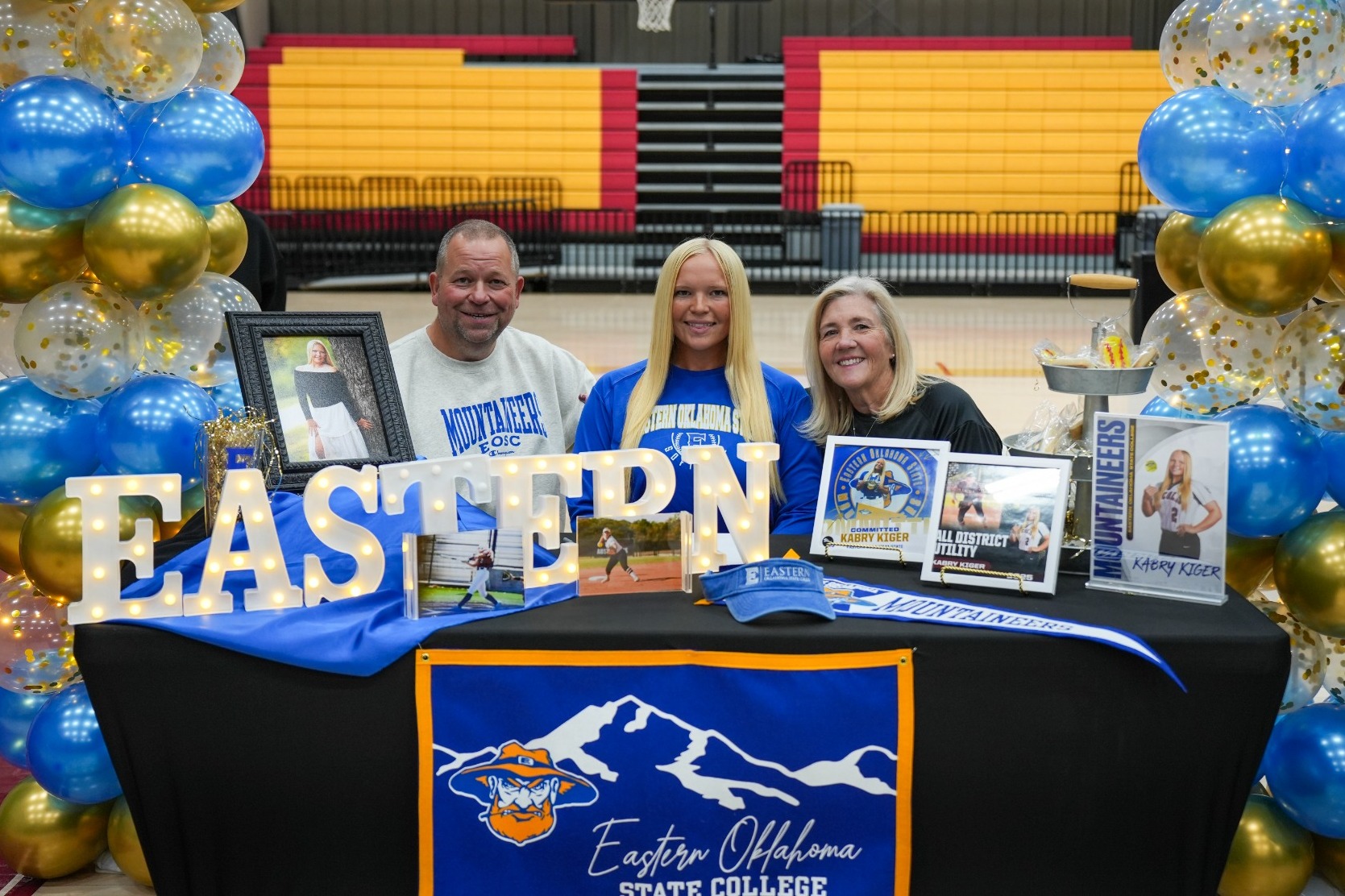 Kabry signing day 25