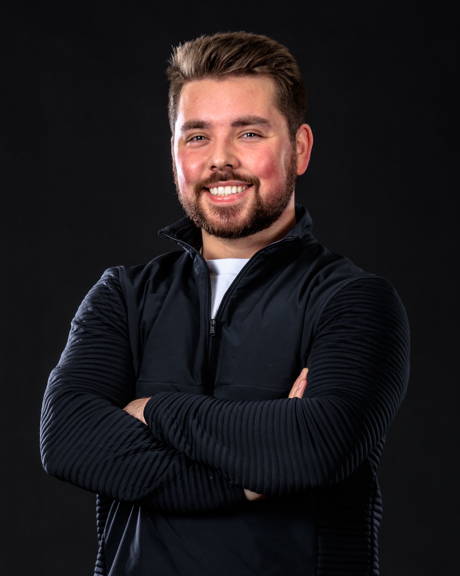 Scherwinski_Sam_Headshot_24