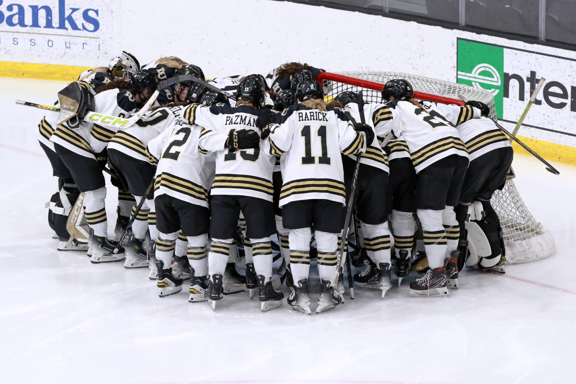 Taylor Wasylk Guides Team Spain to Gold Medal at 2025 IIHF