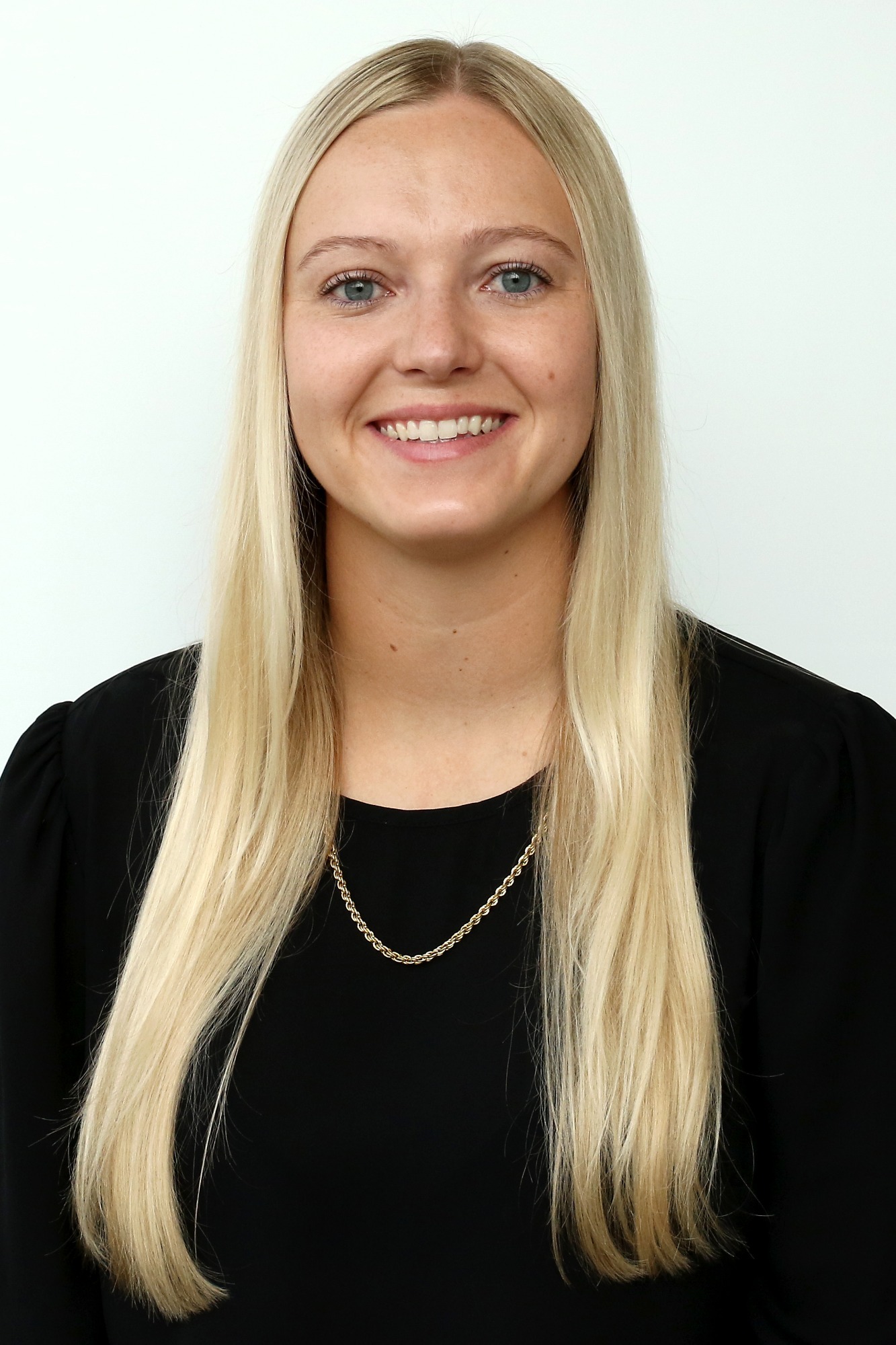 Medlen_Lindsay_Headshot