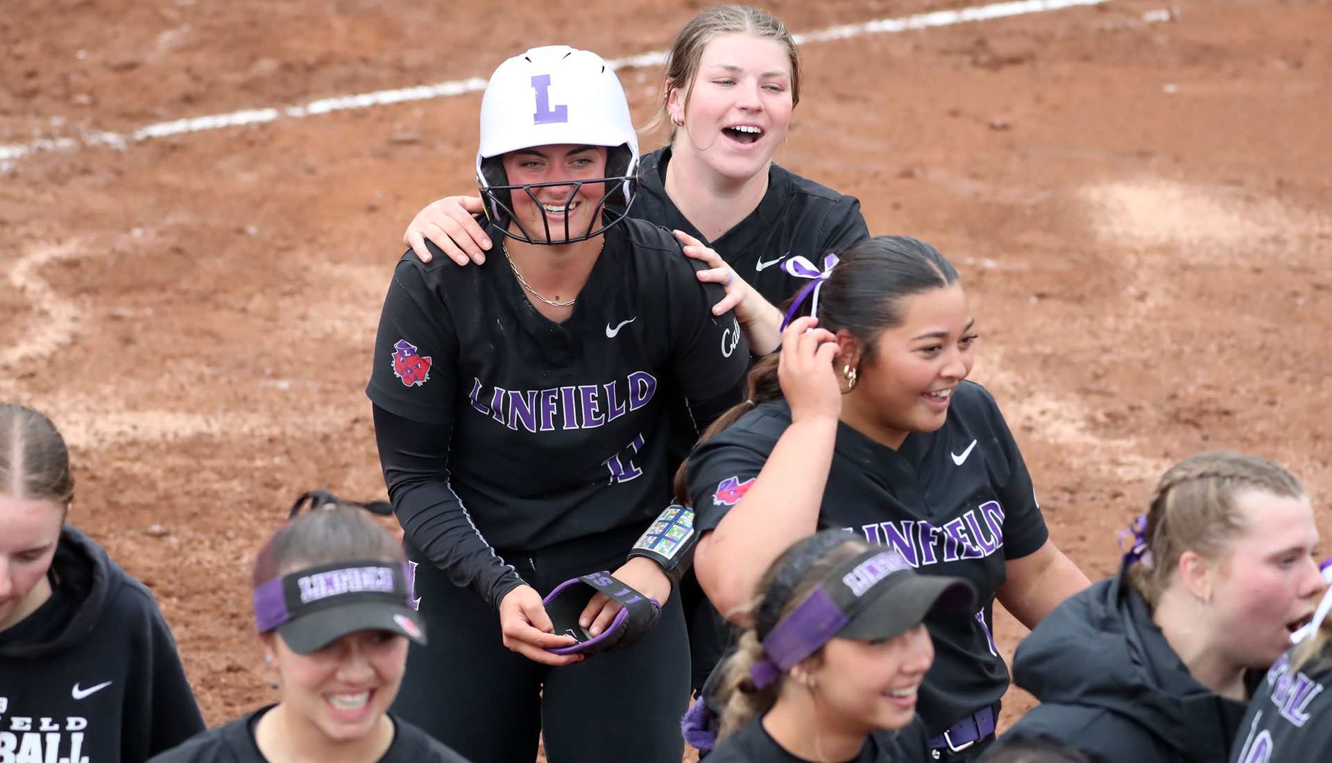 Cydney Hess, Ashlyn AVen