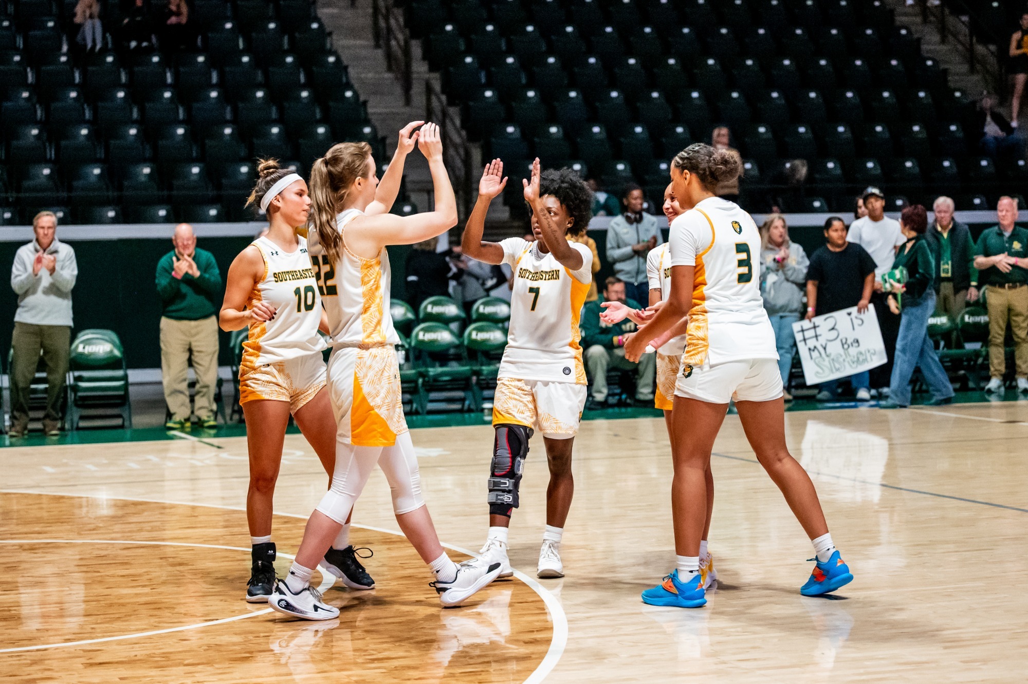 SLU gathers during a game vs. Northwestern State, Dec. 7, 2025