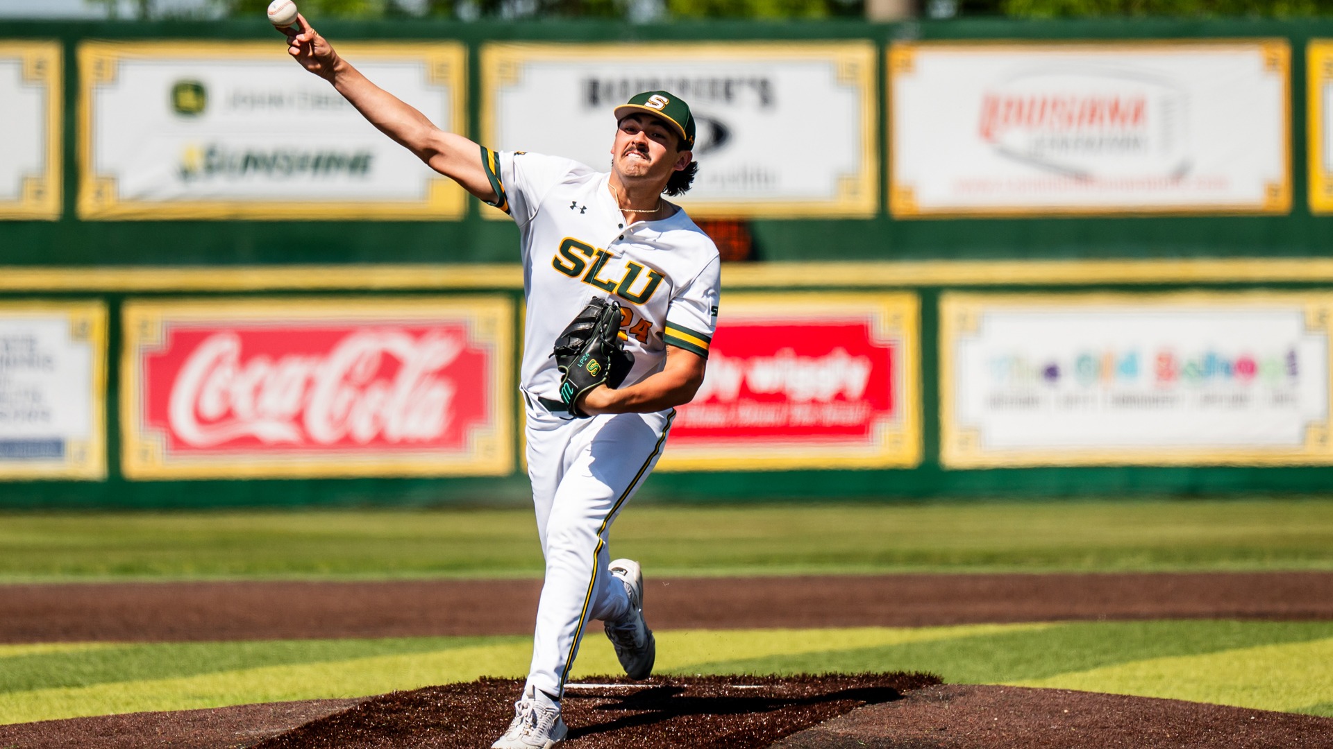 Lakin Polk delivers a pitch.
