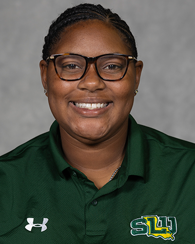 2025 Headshot of female student manager for the women's basketball team