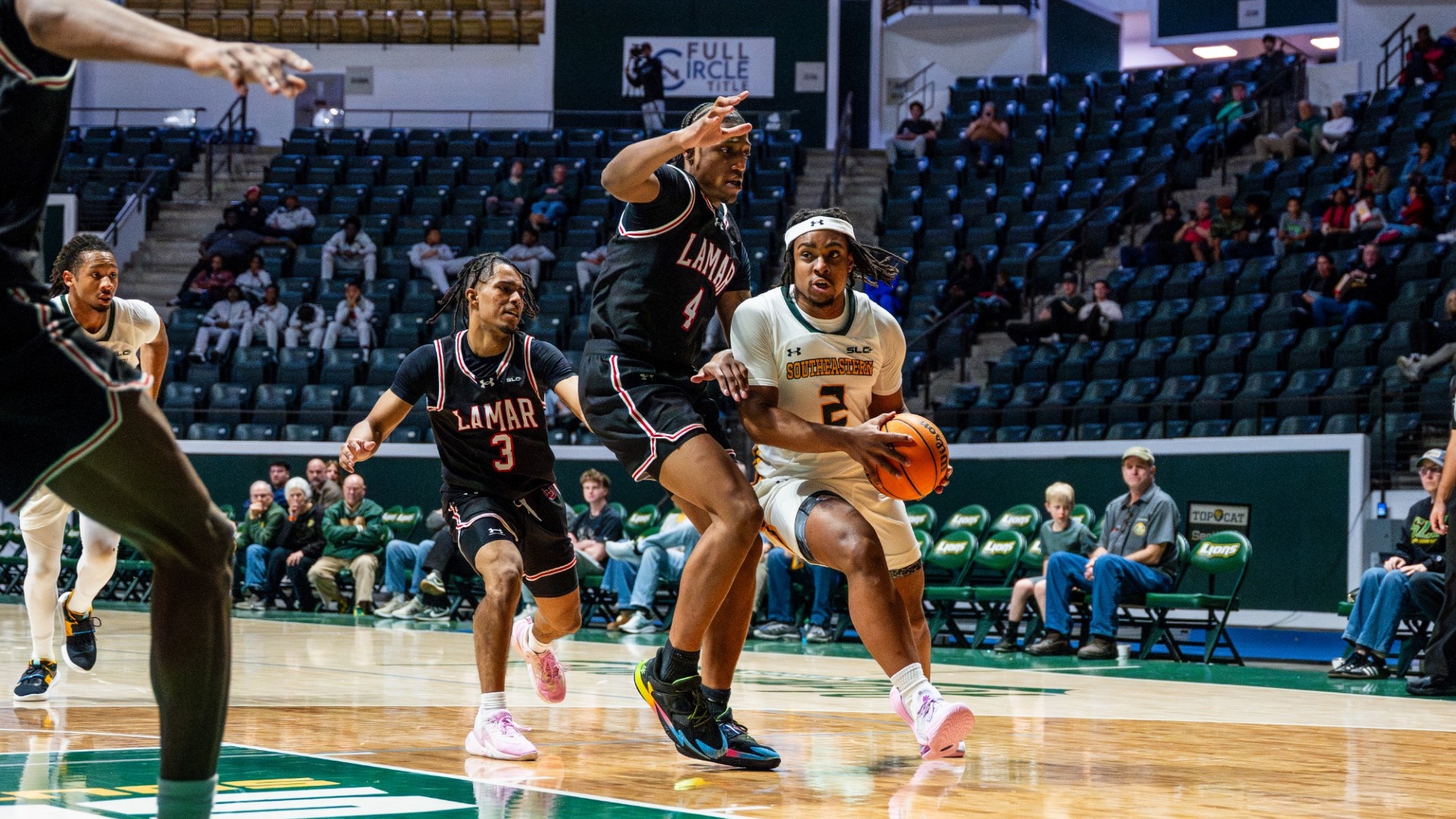 Jalen Forrest driving to the rim vs Lamar 